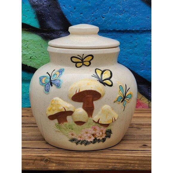 Vintage 70s Kitsch Ceramic Mushroom  & Butterfly Floral Canister - Picture 1 of 7